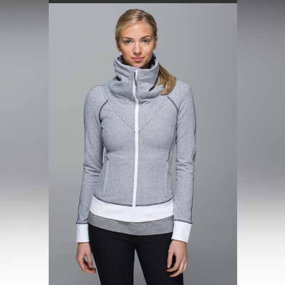 Brand New Lululemon Beach Present Jacket - Picture 1 of 10